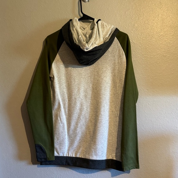 & NWT Hoodie - Picture 3 of 4